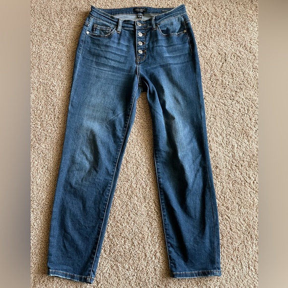 Judy Blue Button Fly Jeans - Picture 1 of 3
